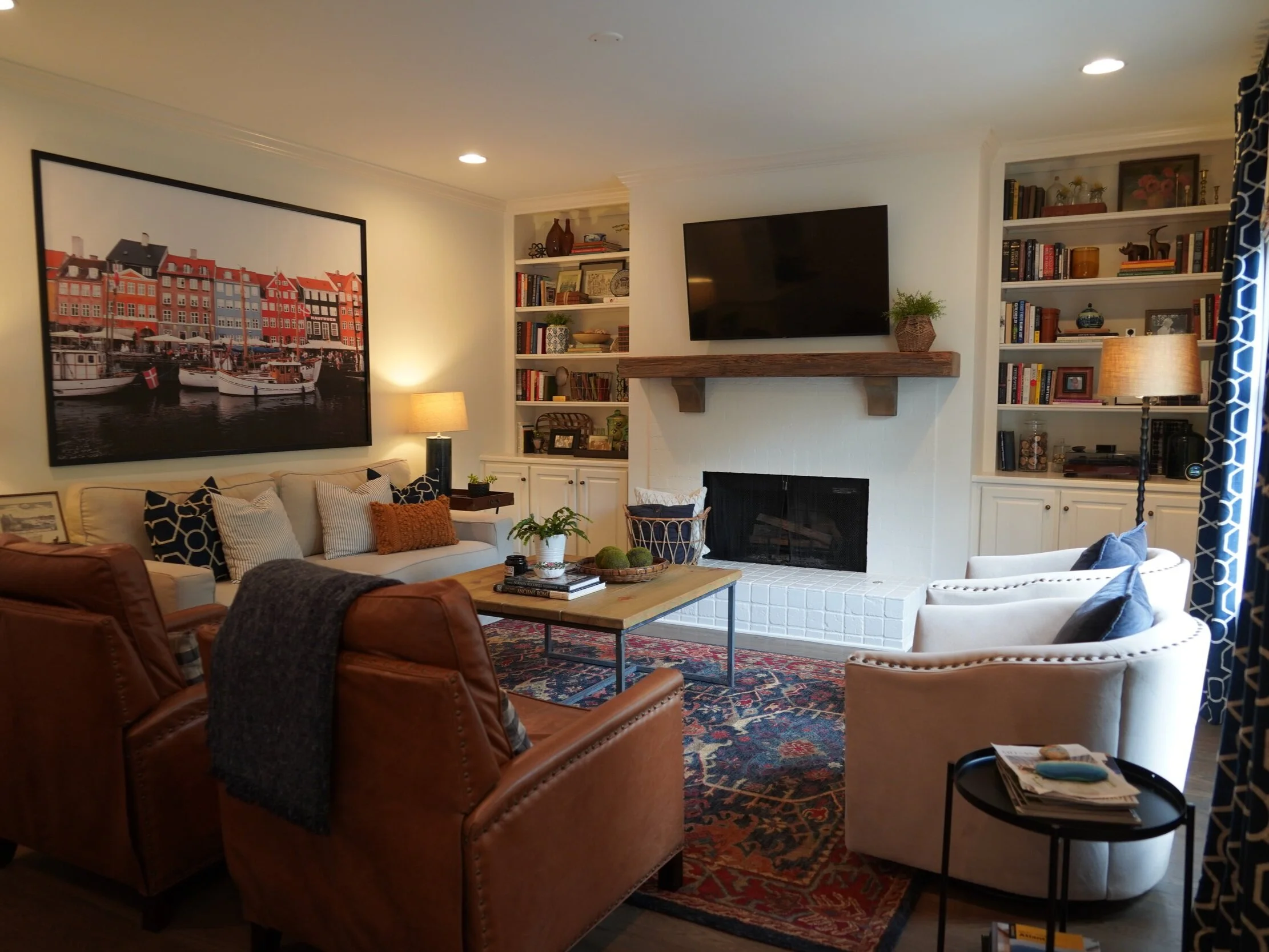 Keeping room styled with soft seating and natural light